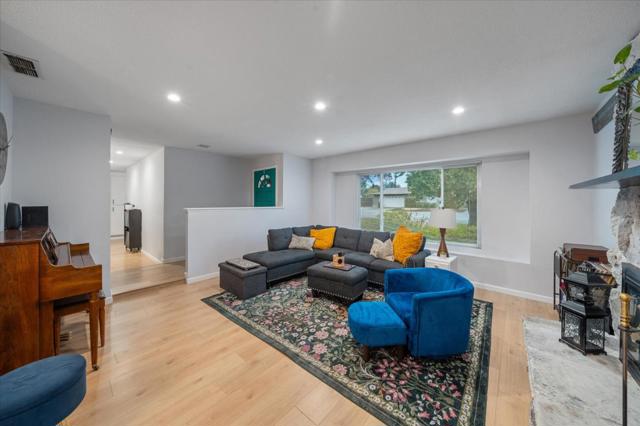 3505 Tamarack Drive, Redding CA: https://media.crmls.org/mediaz/ba07cd9d-cf1a-4ff6-840c-df2e78ace891.jpg