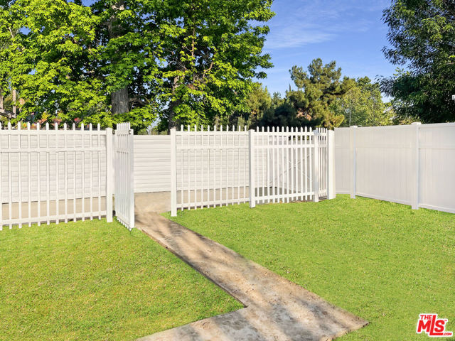 15227 Valleyheart Drive, Sherman Oaks CA: https://media.crmls.org/mediaz/ba08bd73-2c1d-458b-85d9-797e68c57928.jpg