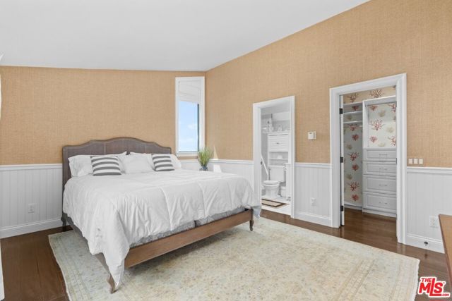 29700 Zuma Bay Way, Malibu CA: https://media.crmls.org/mediaz/ba095429-c3be-45f1-b27a-82f0fb0996e7.jpg