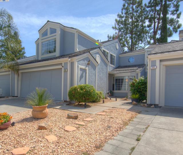 243 Northwood Commons, Livermore CA: https://media.crmls.org/mediaz/ba09578f-9d56-4ec6-b499-aca6852c3dbf.jpg