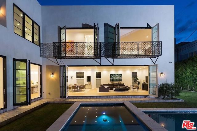 12509 W Sunset Boulevard, Los Angeles CA: https://media.crmls.org/mediaz/ba0a3144-d7df-47ff-a090-d18d9d54392d.jpg