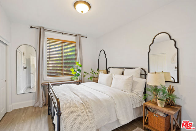 22499 Leaf Spring Court, Santa Clarita CA: https://media.crmls.org/mediaz/ba0b7e20-028c-474c-8977-c062e3f4536e.jpg