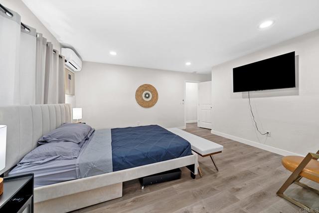 9903 Lindo Lake Place, Lakeside CA: https://media.crmls.org/mediaz/ba0c0e68-fab2-4edd-8d86-8037f626e18e.jpg