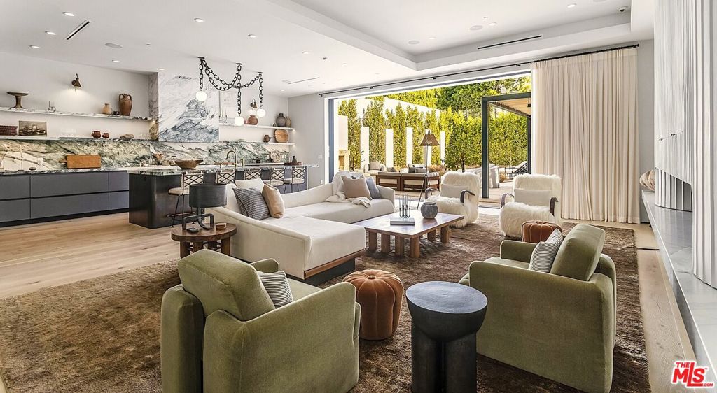 324 S Medio Drive — Modern