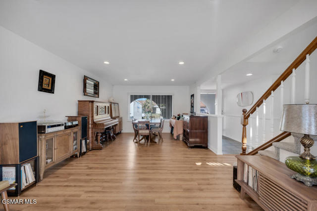 3064 Galena Avenue, Simi Valley CA: https://media.crmls.org/mediaz/ba0cbfb8-d669-447d-822a-014496ffef85.jpg