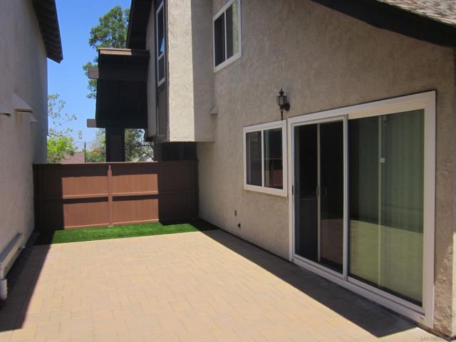 10706 Esmeraldas Dr, San Diego CA: https://media.crmls.org/mediaz/ba0cd9ff-b7f8-4038-8ea0-134cff59332b.jpg