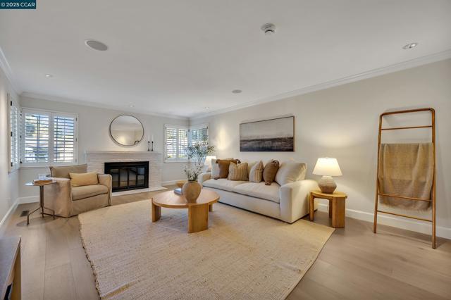 967 Ocho Rios Dr, Danville CA: https://media.crmls.org/mediaz/ba0cde83-c42a-4834-9381-0083287290c7.jpg