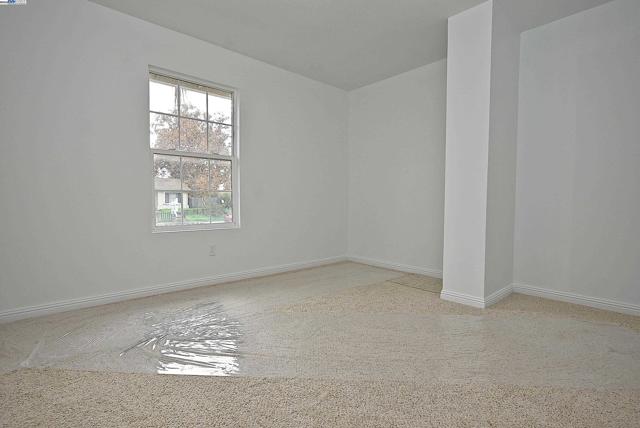 974 Walnut Dr, Oakley CA: https://media.crmls.org/mediaz/ba0e8565-718e-433a-80ae-2cdcc6c97250.jpg