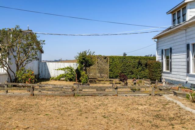 14550 Valley Ford Estero, Valley Ford CA: https://media.crmls.org/mediaz/ba0eb9db-ca4b-47da-8df9-2edbe5f8479e.jpg