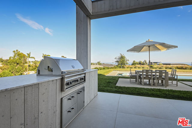 29958 Harvester Road, Malibu CA: https://media.crmls.org/mediaz/ba0eba36-3804-4266-9286-5fbbcc9425f0.jpg