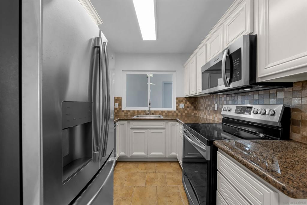 1030 Robinson Ave - photo 5