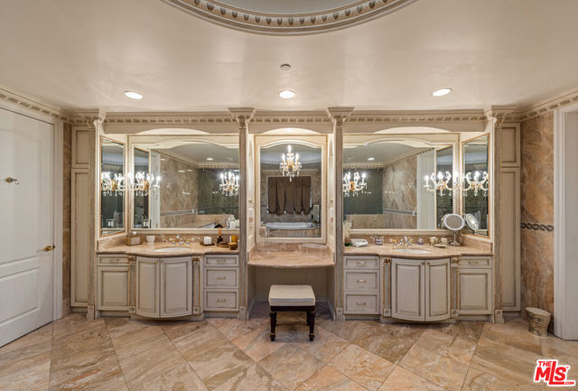 1455 Robmar Drive, Beverly Hills CA: https://media.crmls.org/mediaz/ba0f5f54-3cfc-4143-940f-cea85268bf4c.jpg