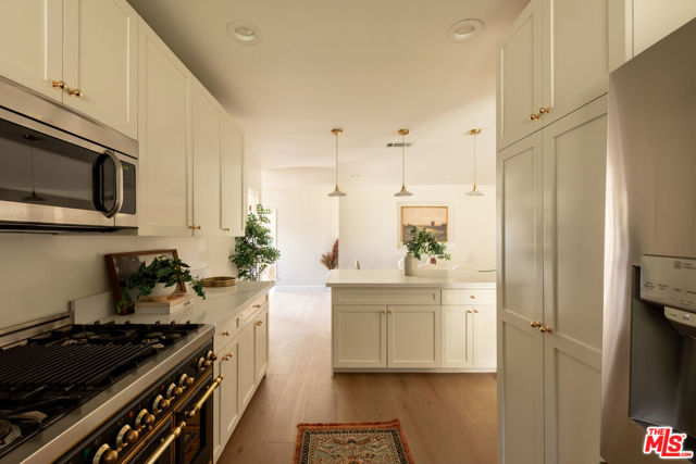 5018 Valleydale Avenue, Los Angeles CA: https://media.crmls.org/mediaz/ba0f754a-6807-4f29-bd1a-d5c59e11bd58.jpg