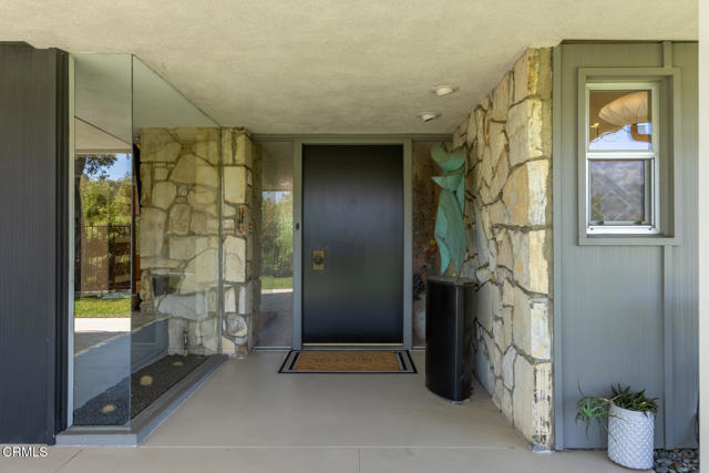 3608 Hampstead Road, La Canada Flintridge CA: https://media.crmls.org/mediaz/ba101a10-3483-4203-9bac-7281085d1bc4.jpg