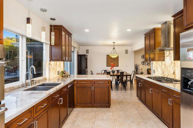 4400 Chaumont Road, Woodland Hills CA: https://media.crmls.org/mediaz/ba1159d8-23e6-4e96-bbc0-cc126e1dc5f0.jpg