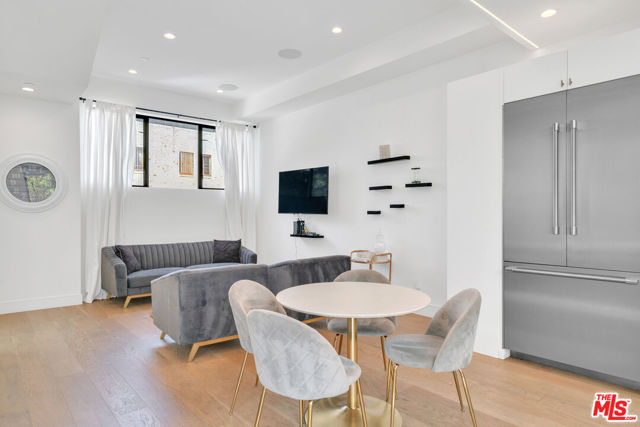 1447 1/4 N Martel Avenue, Los Angeles CA: https://media.crmls.org/mediaz/ba11cee6-bc7c-4065-b022-c757ab872083.jpg