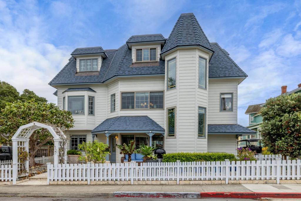 127 16th Street