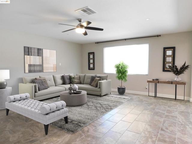 1090 Lavender St, Manteca CA: https://media.crmls.org/mediaz/ba13b2ed-8bad-4872-a5f2-2bf6c191f5c2.jpg