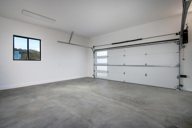 66050 Cottonwood Drive, Joshua Tree CA: https://media.crmls.org/mediaz/ba13b3f7-f369-4286-a485-494a9f88501f.jpg