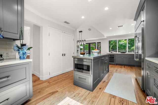 Drew Fenton | 2701 Roscomare Road Los Angeles CA | MLS: 7459872 Drew Fenton | 2701 Roscomare Road Los Angeles CA | MLS: 7459872