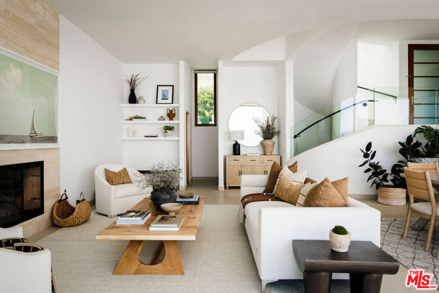 26520 Latigo Shore Drive, Malibu CA: https://media.crmls.org/mediaz/ba1408a7-492a-4846-81cf-7ffe21629657.jpg