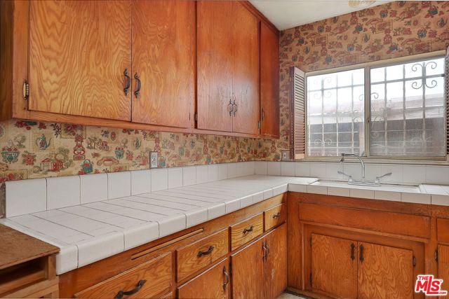 717 Marco Place, Venice CA: https://media.crmls.org/mediaz/ba142be9-afee-4b77-a125-864690e008e2.jpg