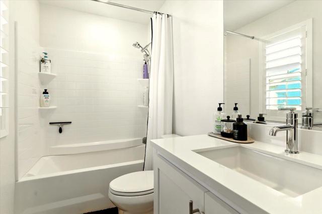 9263 Vista Cove Way, Newark CA: https://media.crmls.org/mediaz/ba1457c9-9389-41c5-b3b9-8aa2f7cf27b9.jpg
