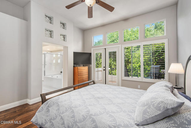 1025 Sunset Oak Circle, Newbury Park CA: https://media.crmls.org/mediaz/ba148f94-3261-4336-be37-e438ffc37f61.jpg