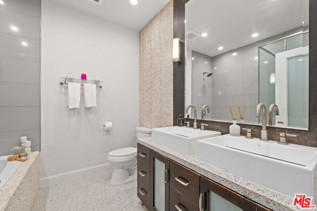 Drew Fenton | 11822 Goshen Avenue Los Angeles CA | MLS: 7466234 Drew Fenton | 11822 Goshen Avenue Los Angeles CA | MLS: 7466234