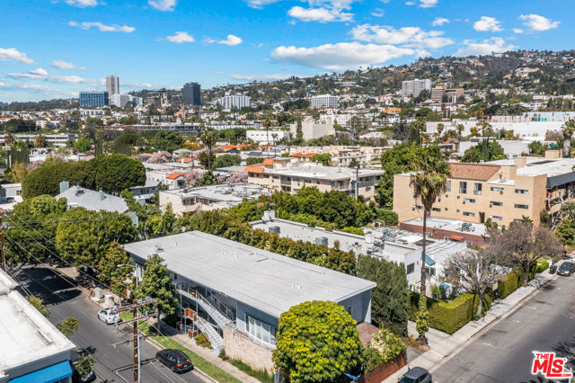 8555 Sherwood Drive, West Hollywood CA: https://media.crmls.org/mediaz/ba1608cc-cd9f-4339-9ff7-828405c872e6.jpg