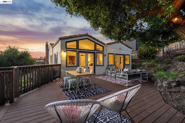 Image 3 of 60 For 491 Vincente Avenue