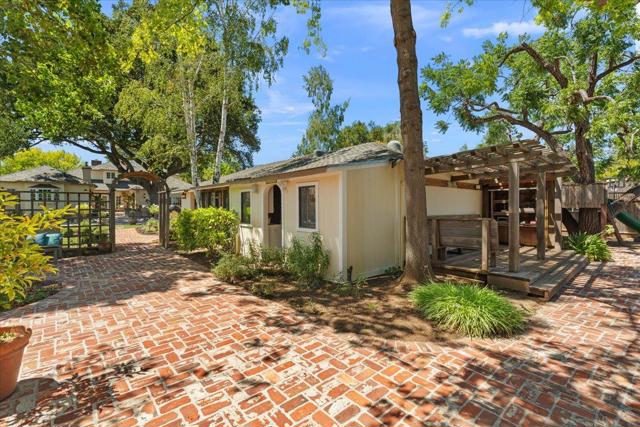 115 Doud Drive, Los Altos CA: https://media.crmls.org/mediaz/ba1651da-5dc1-4879-ae3c-69f32724d183.jpg