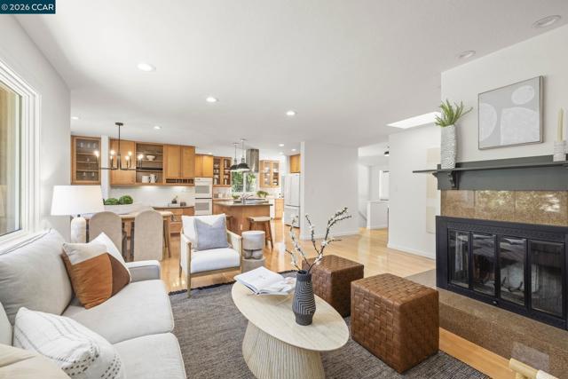 Image 4 of 31 For 2050 Blackwood Dr