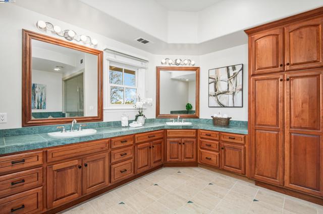 3029 Alburni Ct, Pleasanton CA: https://media.crmls.org/mediaz/ba16d98d-897c-47de-83bf-2a81464d3b67.jpg