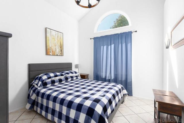 24643 Leafwood Dr, Murrieta CA: https://media.crmls.org/mediaz/ba16e4f4-9a48-4e8e-a56c-2fea259113e8.jpg