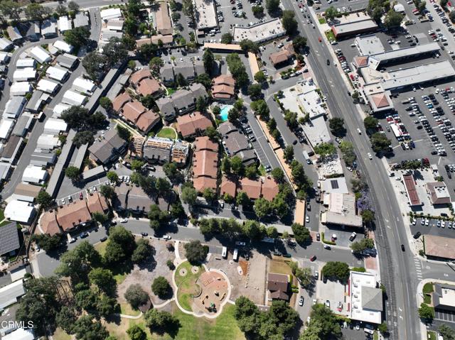 2474 Pleasant Way, Thousand Oaks CA: https://media.crmls.org/mediaz/ba179ea9-fc4f-4800-833f-13282b743ba6.jpg