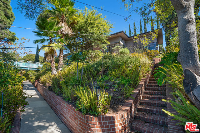 1750 Silverwood Terrace photo 22