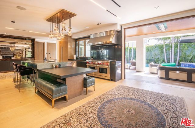 2717 Motor Avenue, Los Angeles CA: https://media.crmls.org/mediaz/ba191486-c7ff-4f74-9d51-c1a2be20c98a.jpg
