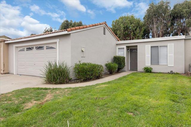 1631 Cherokee Drive, Salinas CA: https://media.crmls.org/mediaz/ba193fac-3ccd-4fe6-8814-62078fb1a0aa.jpg