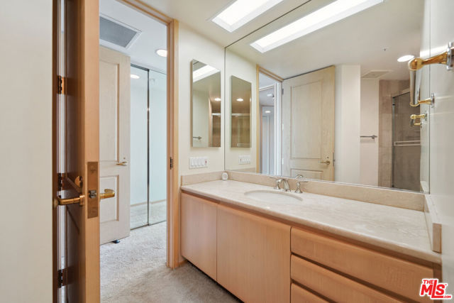 10490 Wilshire Boulevard, Los Angeles CA: https://media.crmls.org/mediaz/ba1ae223-95e3-4e87-9d5f-99a9e82a9e25.jpg