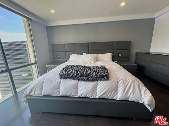 2160 Century Park East, Los Angeles CA: https://media.crmls.org/mediaz/ba1b5f5c-862d-42da-b154-cbbf557717b3.jpg