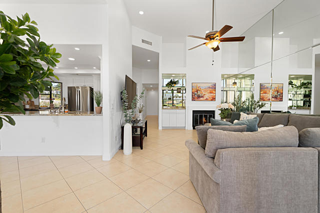 80471 Oak Tree, La Quinta CA: https://media.crmls.org/mediaz/ba1bd4b1-0ee3-4c2b-ab22-d8c95f543b0a.jpg