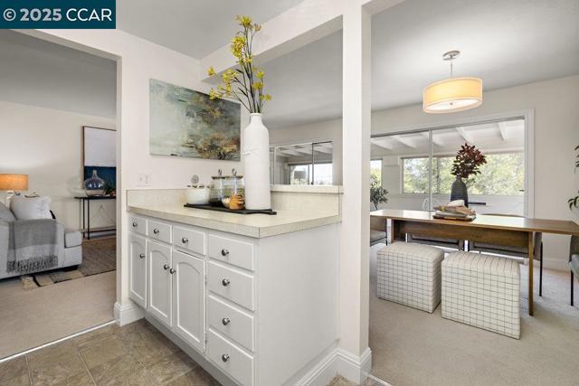 2200 Pine Knoll Dr, Walnut Creek CA: https://media.crmls.org/mediaz/ba1bdbd8-e13b-4d7e-a81a-24525ce1866c.jpg