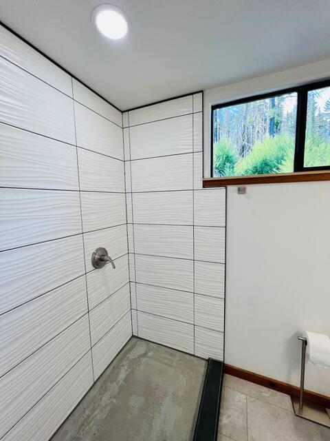 518 Container Way, Boulder Creek CA: https://media.crmls.org/mediaz/ba1beeea-b2c0-4b7a-9757-4c5b52d0c334.jpg