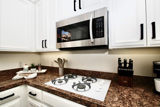 48205 Via Solana, La Quinta CA: https://media.crmls.org/mediaz/ba1c7765-b07d-4550-9df6-e100f745a418.jpg