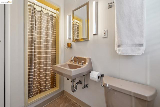 256 Cambridge Ave, Kensington CA: https://media.crmls.org/mediaz/ba1c7a12-f8d9-4a1f-813e-e4715ecc8e3f.jpg