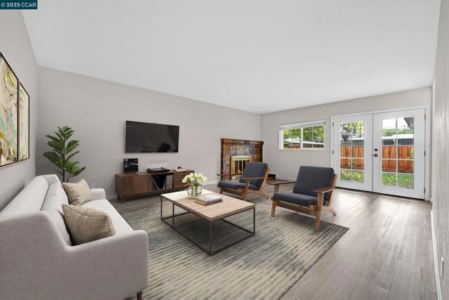 4045 Sacramento St, Concord CA: https://media.crmls.org/mediaz/ba1cb1eb-4f42-4e2e-8cff-340b2f6803ea.jpg