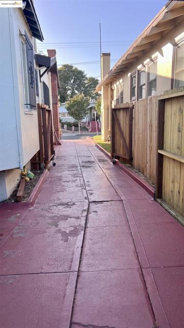 2526 64th Ave, Oakland CA: https://media.crmls.org/mediaz/ba1d3faa-dff2-4d87-8957-27df18452d12.jpg