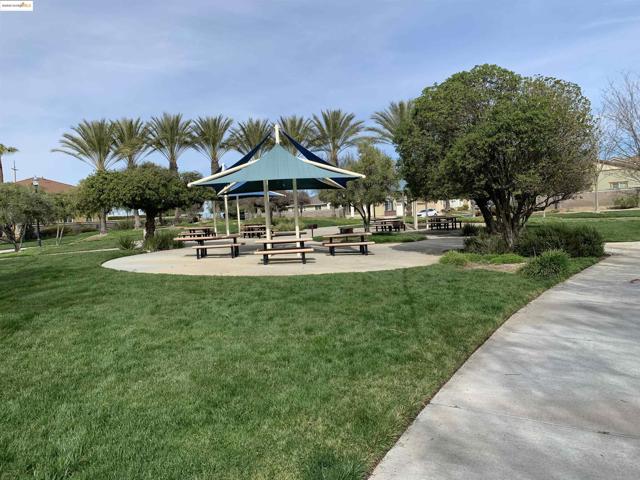 8047 Westport Circle, Discovery Bay CA: https://media.crmls.org/mediaz/ba1d5d8e-2d15-4cd6-ac92-93a20a289696.jpg