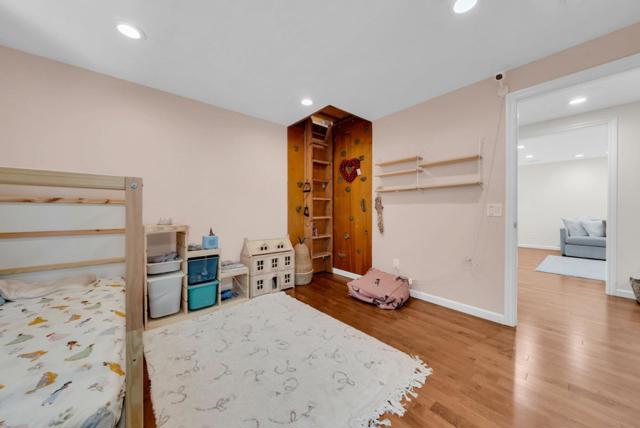 1024 Berkeley Avenue, Menlo Park CA: https://media.crmls.org/mediaz/ba1da16e-93b5-4a44-a614-35066f2049b3.jpg